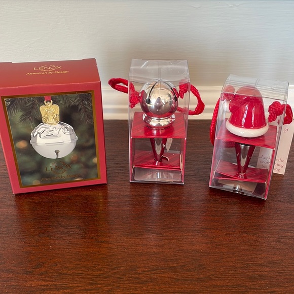 Hallmark Other - NWT ornament and 2 wine stoppers